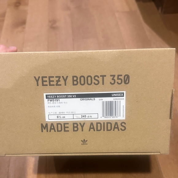 Yeezy Boost 350 V2 sneakers!  Size 7!  Lime green/black. Like new condition! - Picture 10 of 11
